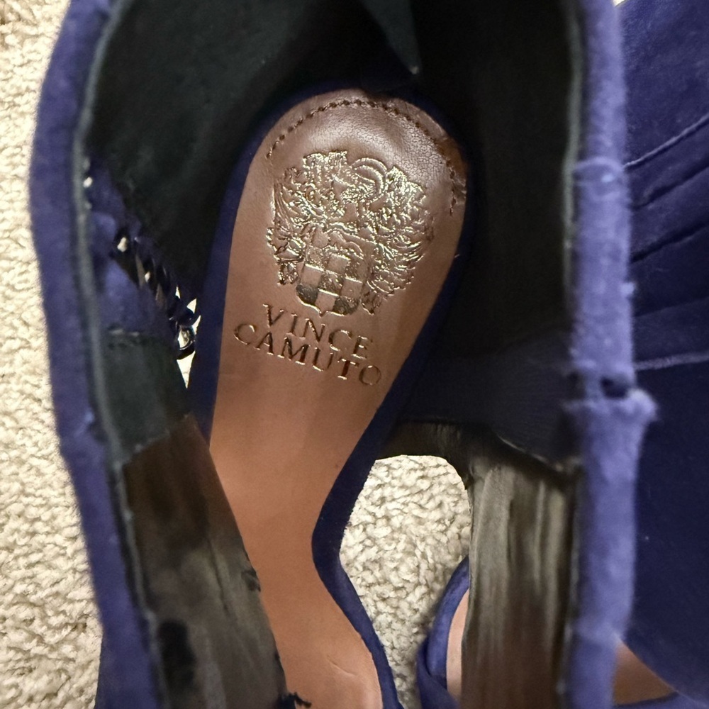 Vince Camuto Royal Blue Heels with Chain Detail - Picture 2 of 11